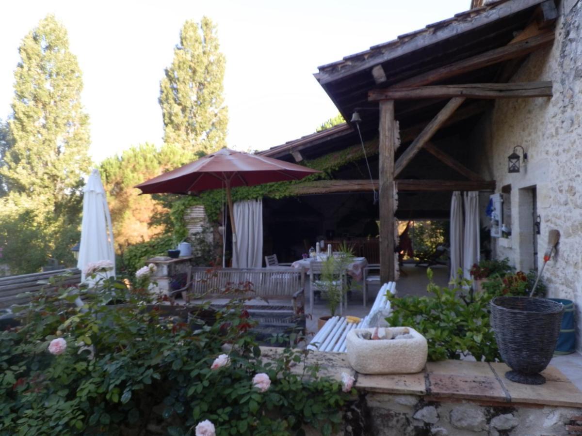 Les Tamaris Acomodação com café da manhã Castelnau-sur-Gupie Exterior foto